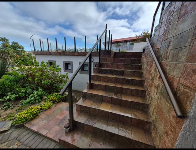 4 BEDROOM HOUSE FOR SALE IN DANA BAY